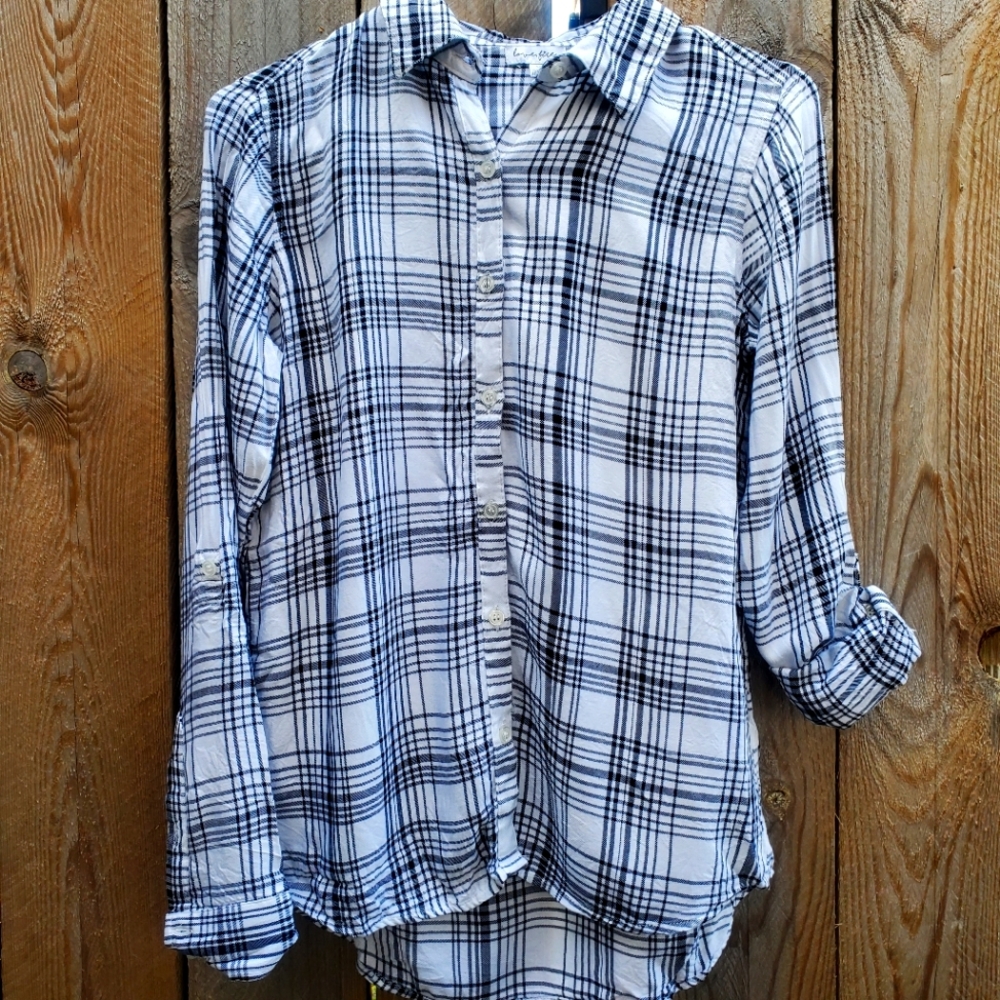 LOVE, Fire White & Black Plaid Button Down Shirt Women's Size S/P EUC